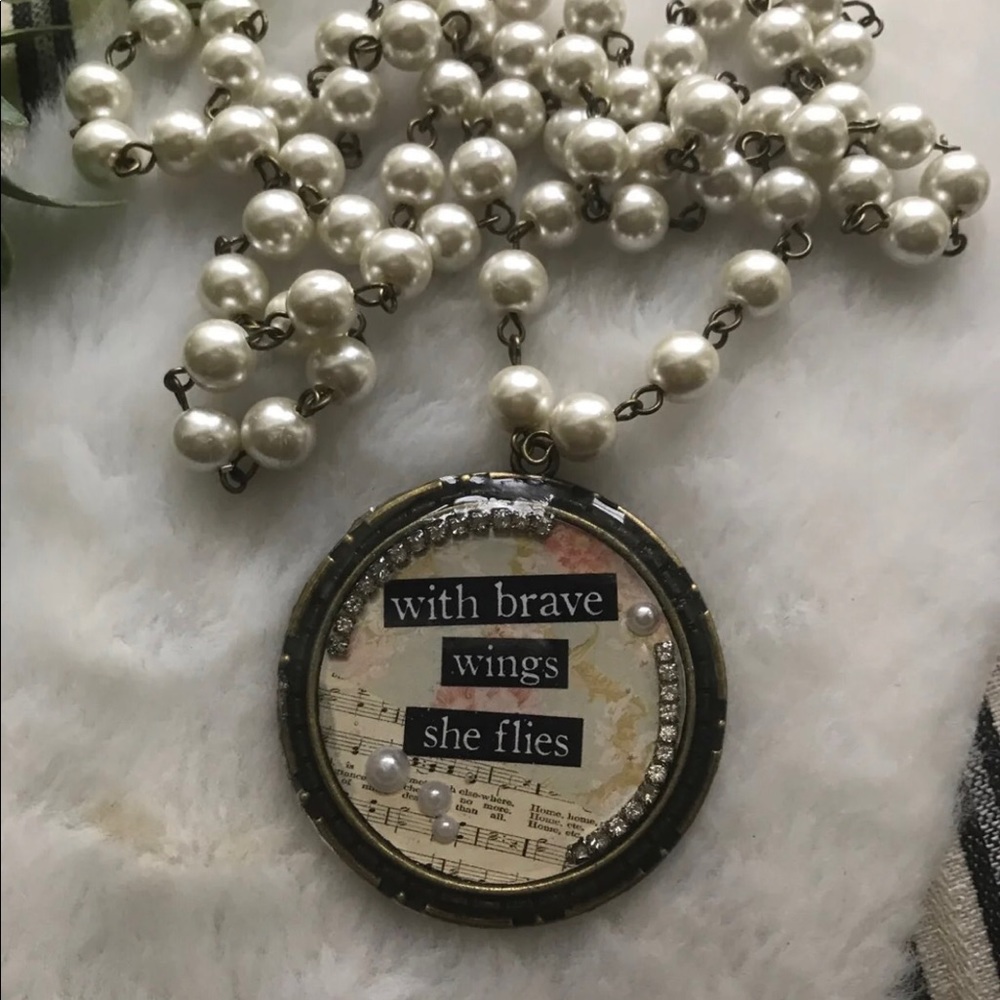 Bohemian Pearls & Pendant Set
